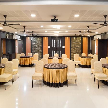 Ananyas Nest Hotel Coimbatore Buitenkant foto