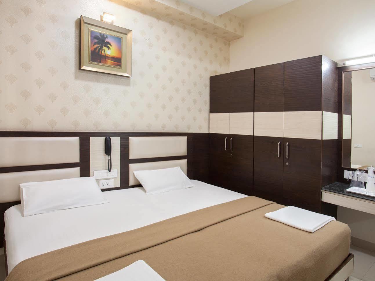 Ananyas Nest Hotel Coimbatore Buitenkant foto