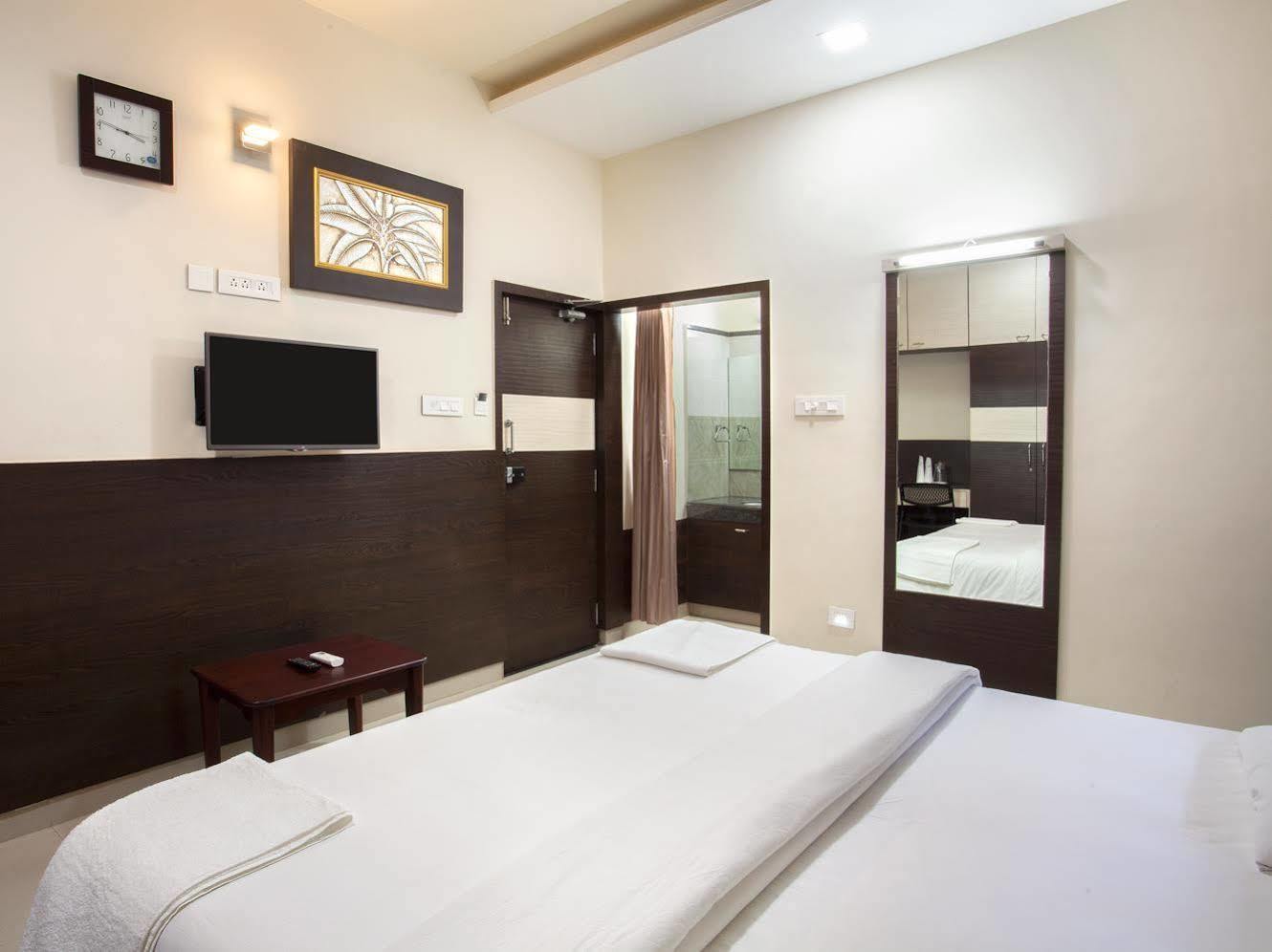 Ananyas Nest Hotel Coimbatore Buitenkant foto