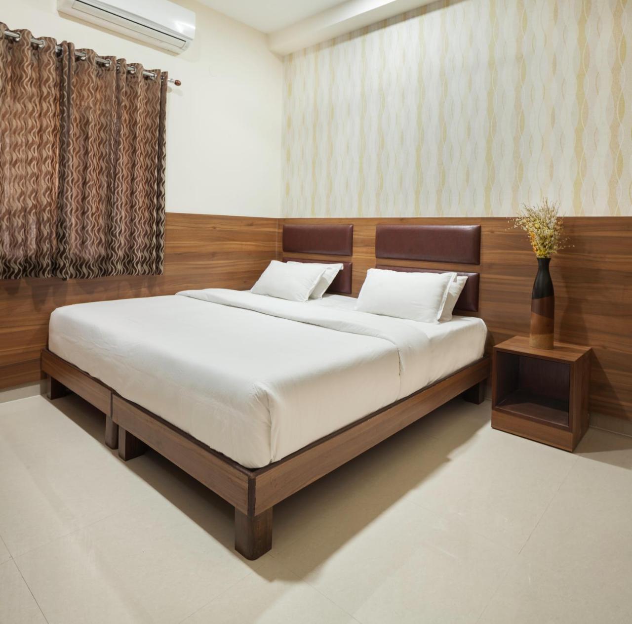 Ananyas Nest Hotel Coimbatore Buitenkant foto