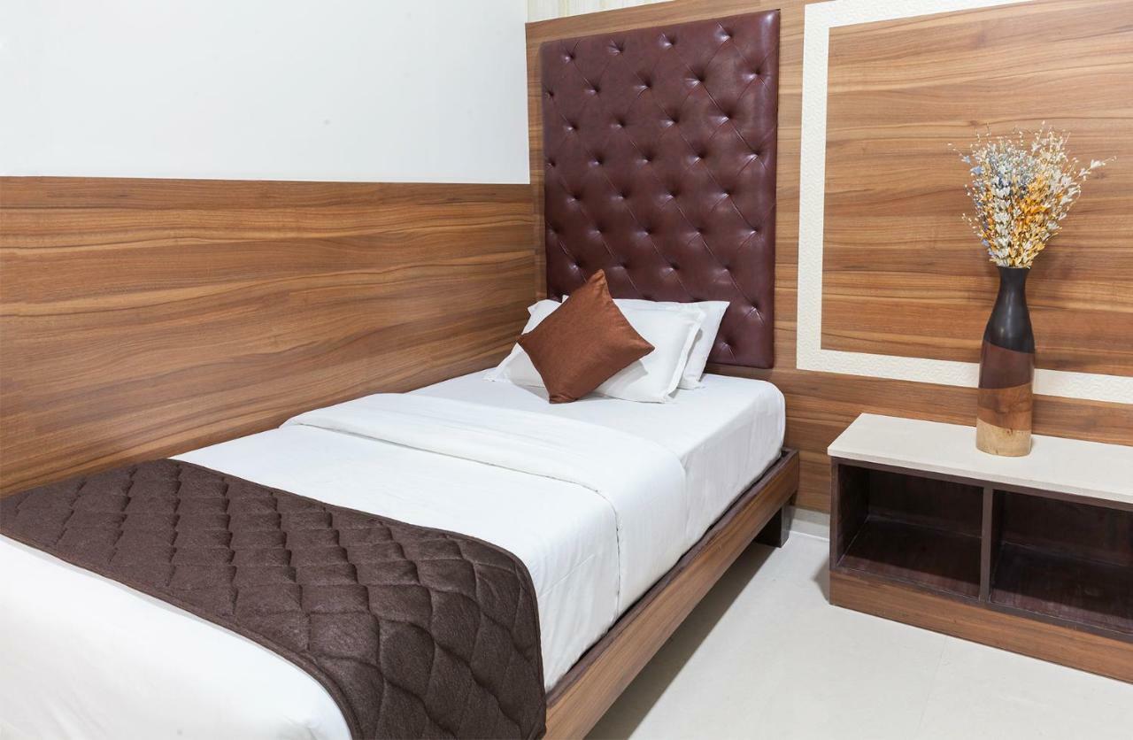 Ananyas Nest Hotel Coimbatore Buitenkant foto