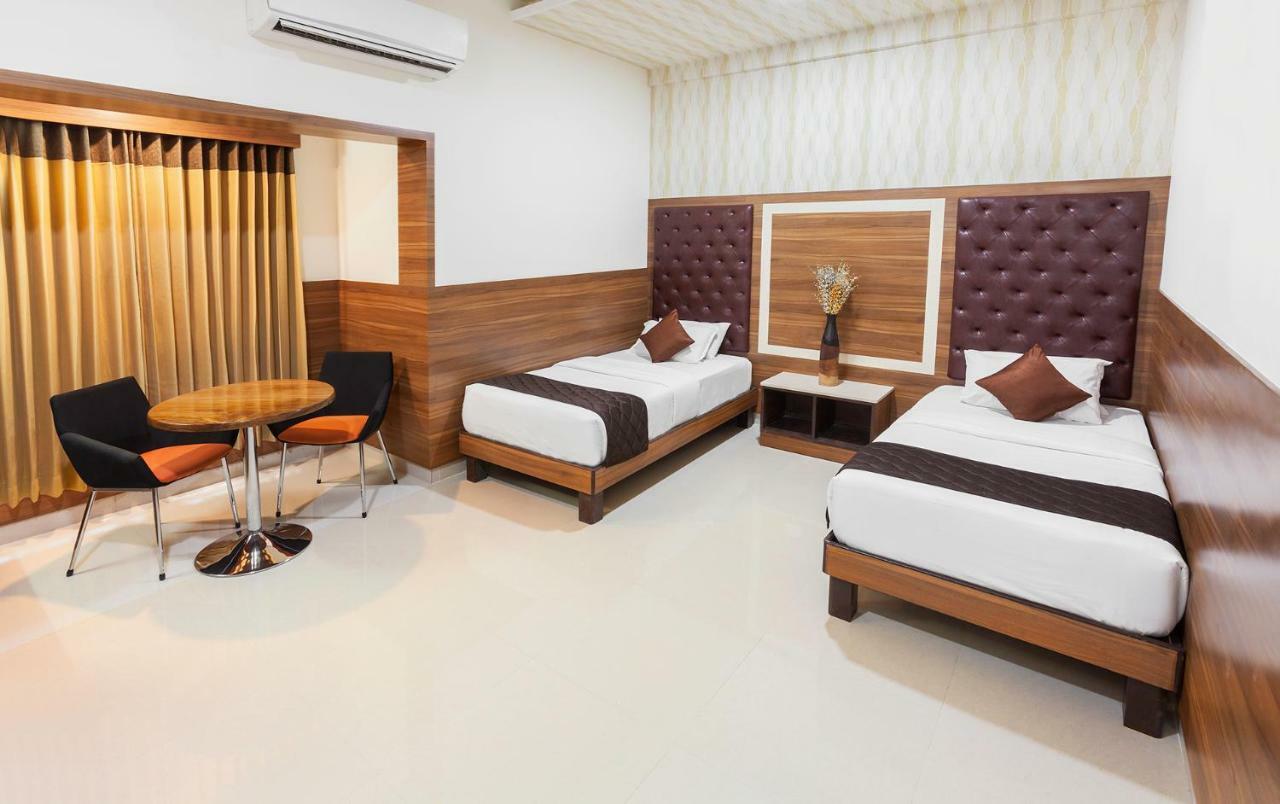Ananyas Nest Hotel Coimbatore Buitenkant foto
